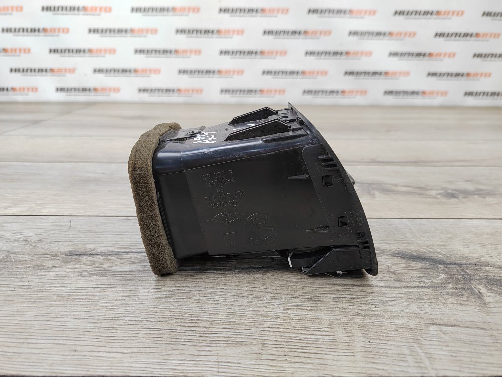 Дефлектор в торпедо, 1000 рублей, Москва