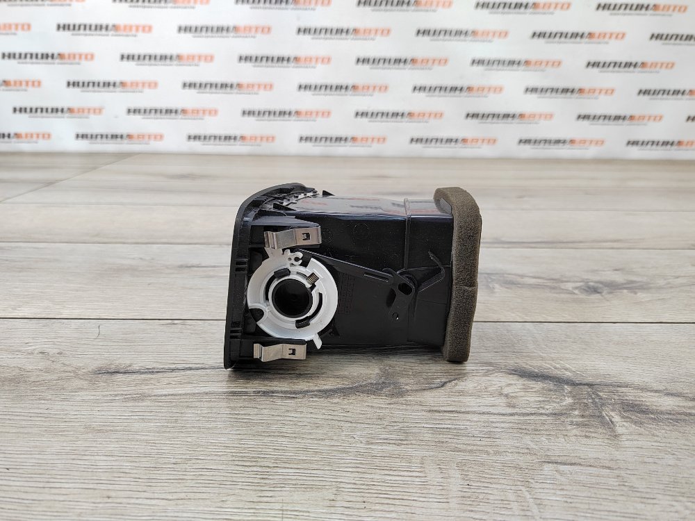 Дефлектор в торпедо, 1000 рублей, Москва