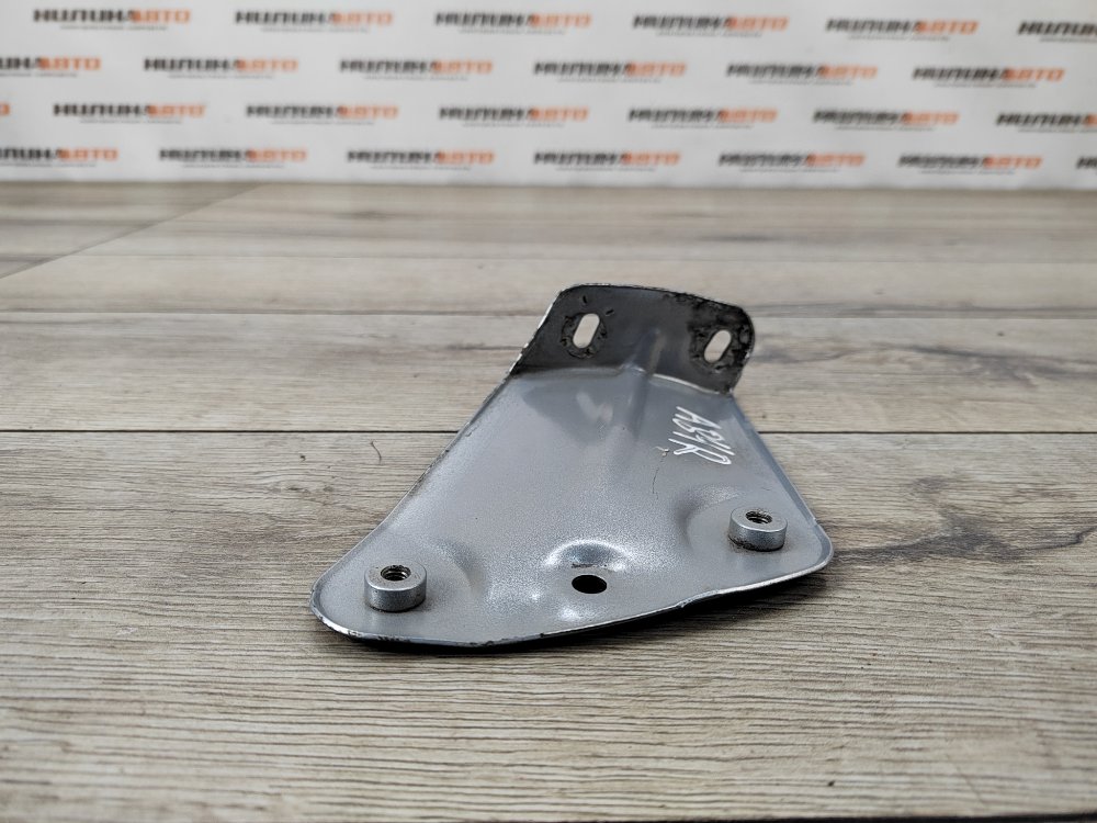 Кронштейн крыла, 1000 рублей, Москва