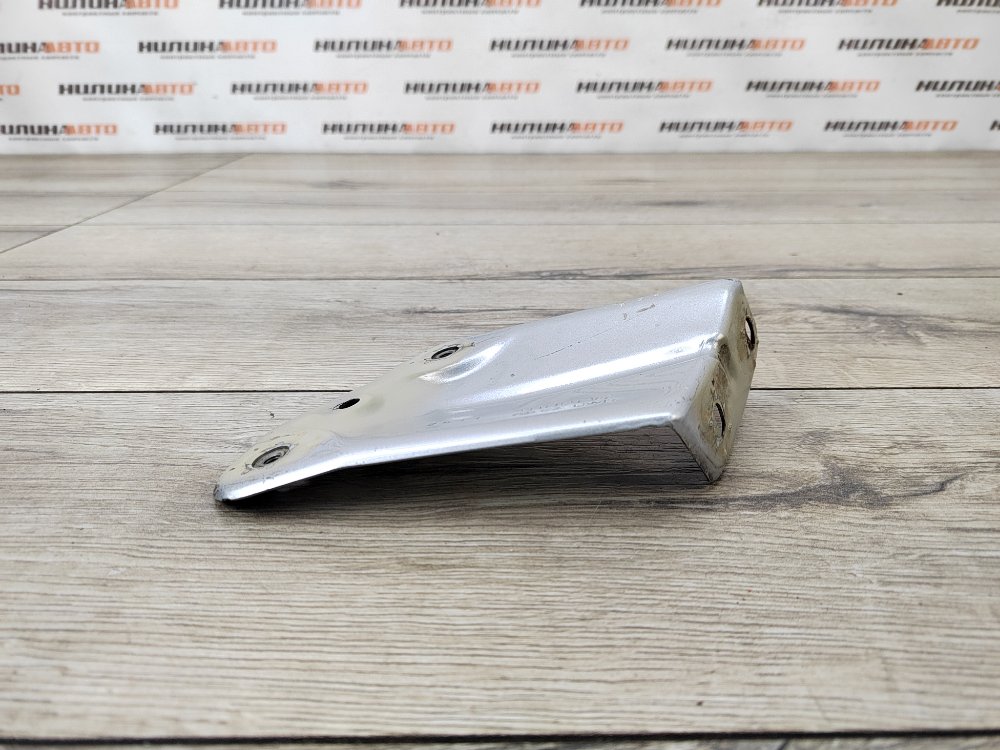 Кронштейн крыла, 1000 рублей, Москва