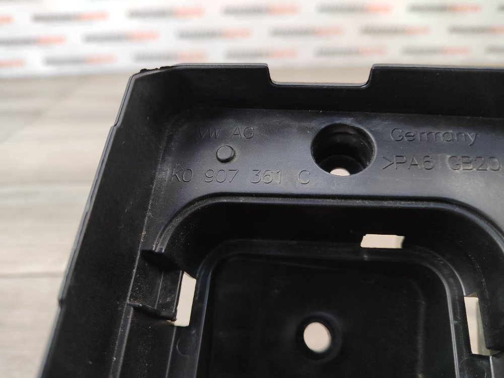 Кронштейн блока предохранителей, 500 рублей, Москва