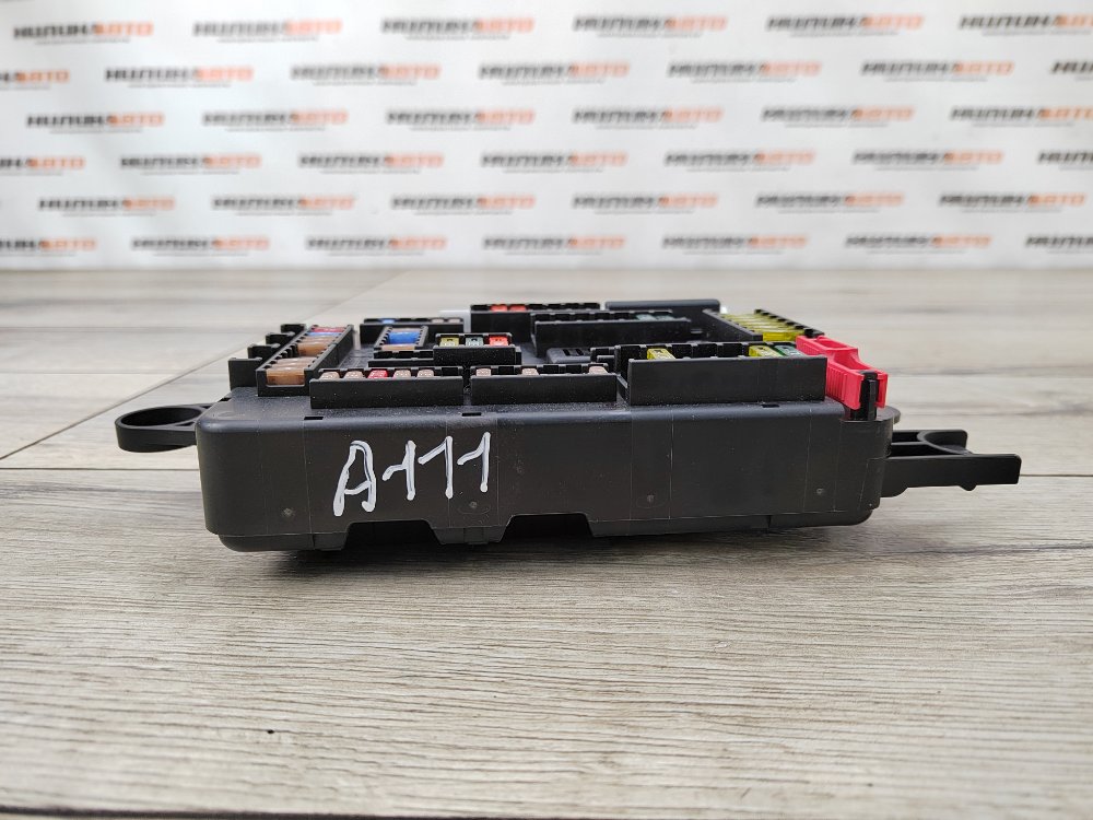 Блок предохранителей в багажник, 2000 рублей, Москва