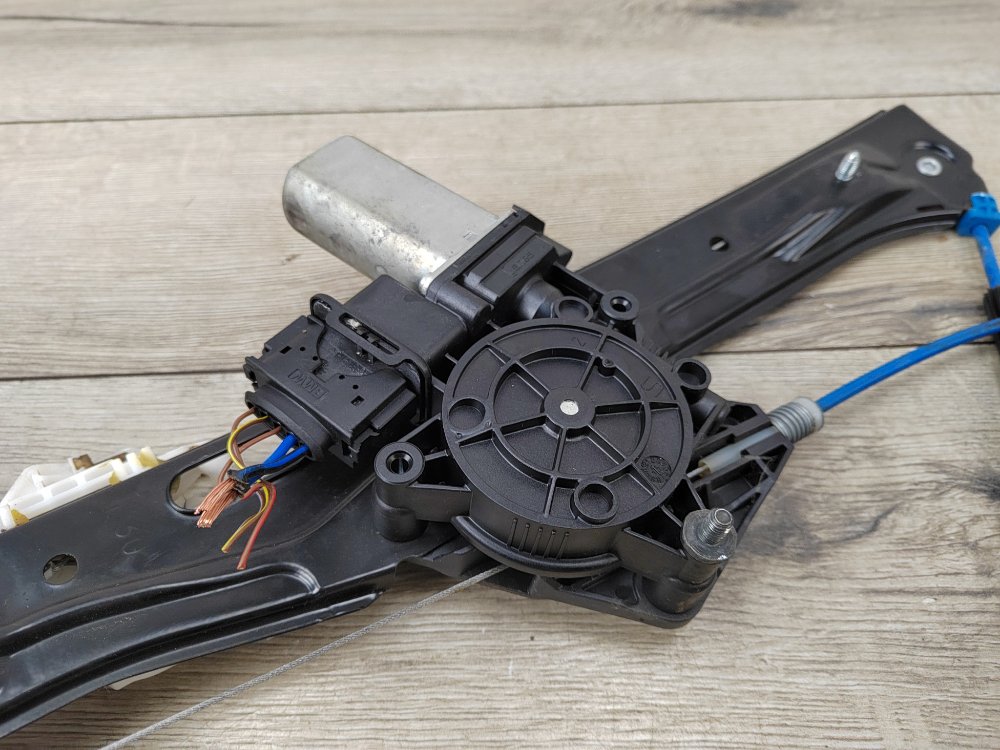 Стеклоподъемник, 1600 рублей, Москва