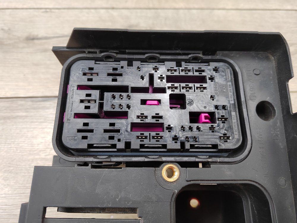 Кронштейн блока предохранителей, 500 рублей, Москва