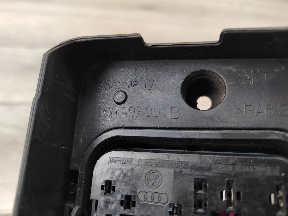 Кронштейн блока предохранителей, 500 рублей, Москва