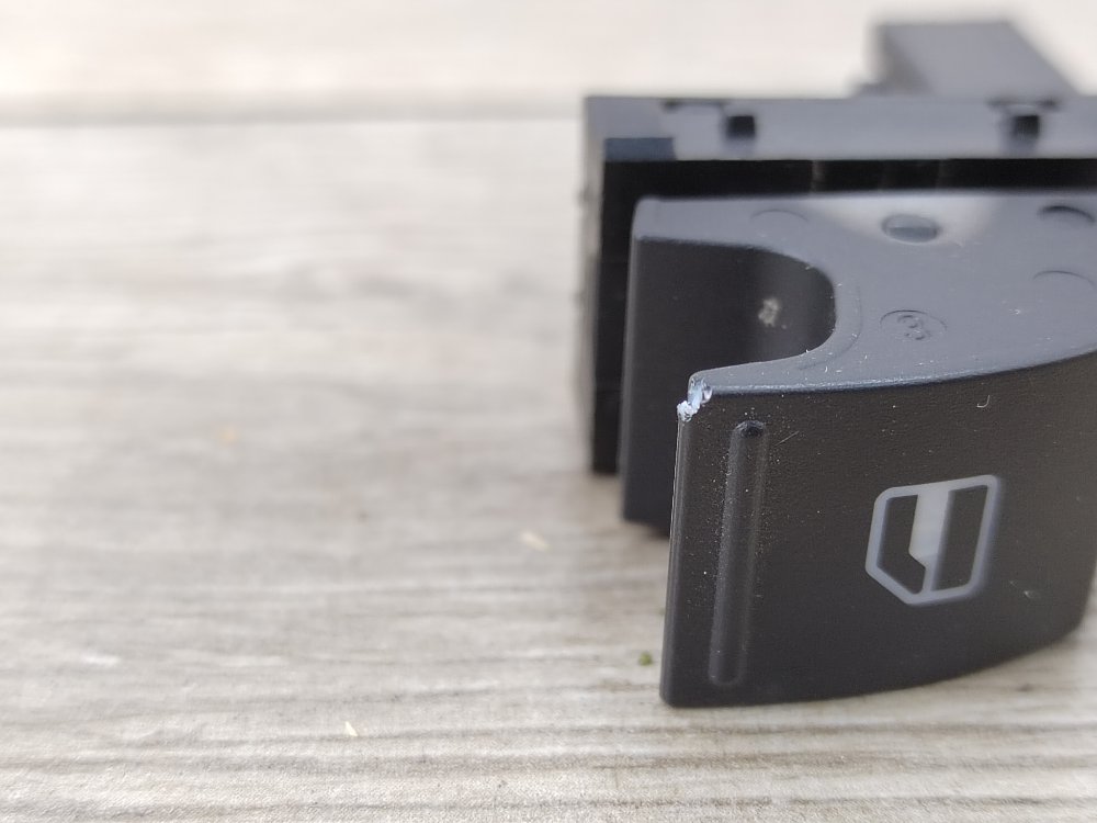 Кнопка стеклоподъемника, 500 рублей, Москва