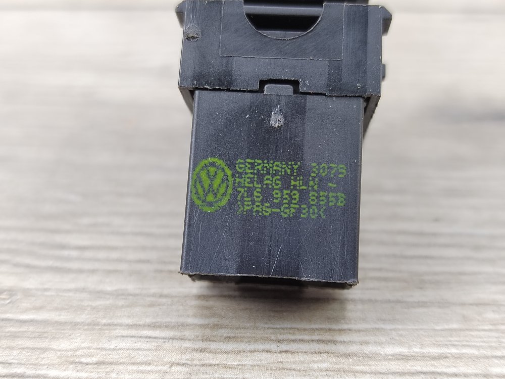 Кнопка стеклоподъемника, 500 рублей, Москва