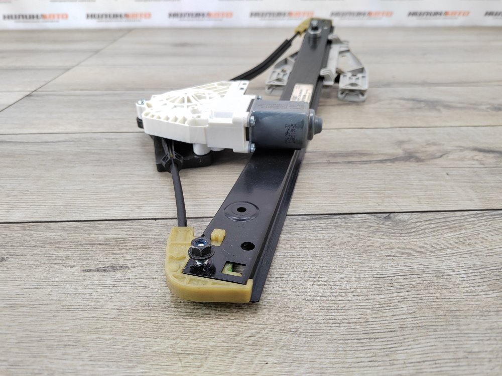 Стеклоподъемник, 1000 рублей, Москва