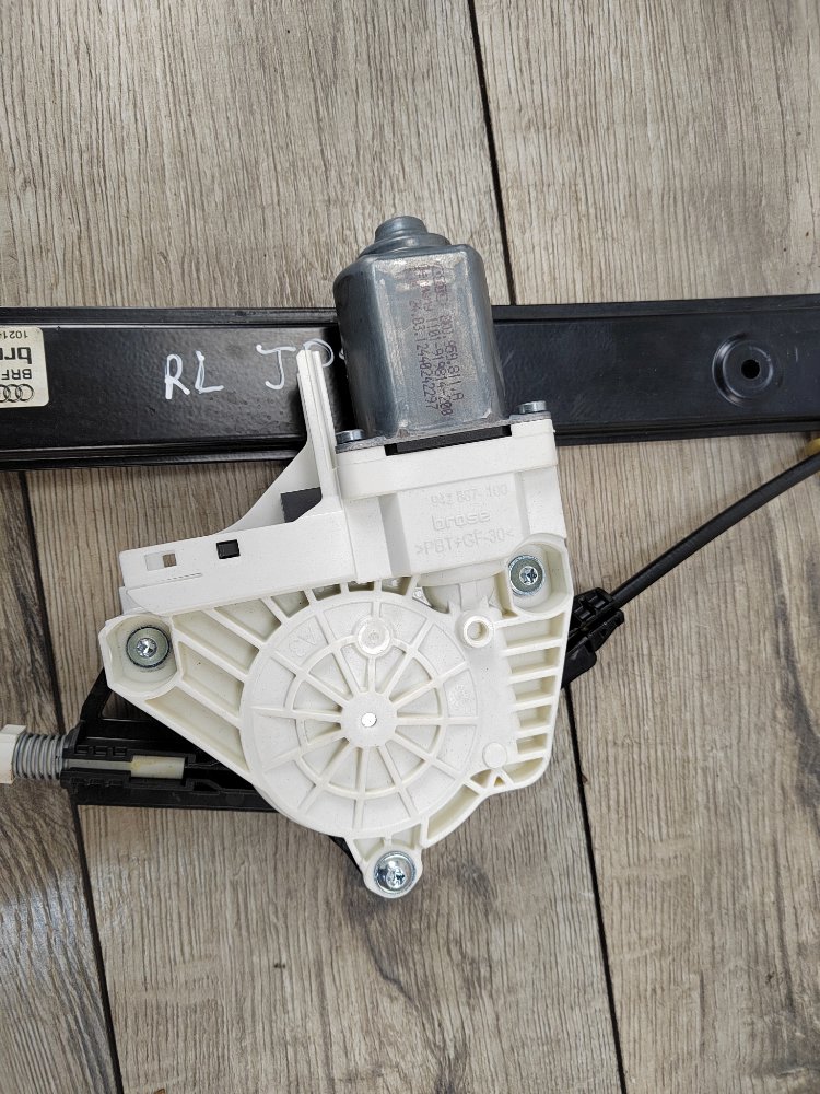 Стеклоподъемник, 1000 рублей, Москва