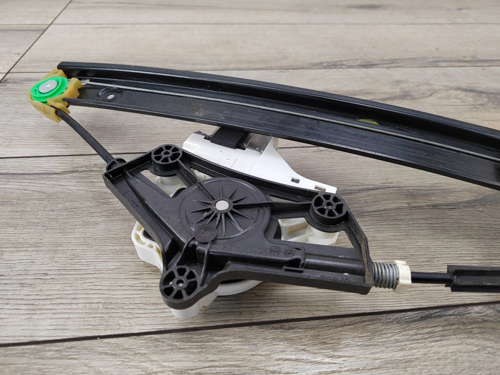 Стеклоподъемник, 1000 рублей, Москва