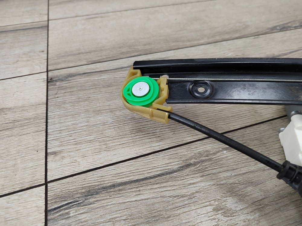 Стеклоподъемник, 1000 рублей, Москва