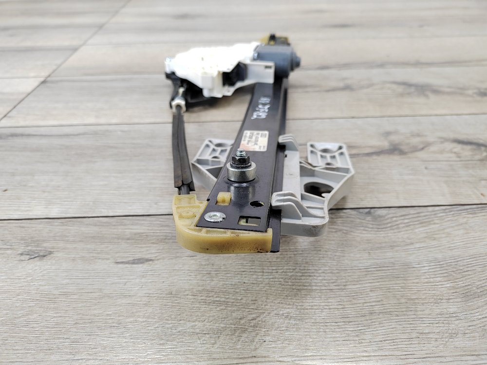 Стеклоподъемник, 1000 рублей, Москва