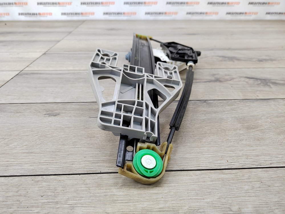 Стеклоподъемник, 1000 рублей, Москва