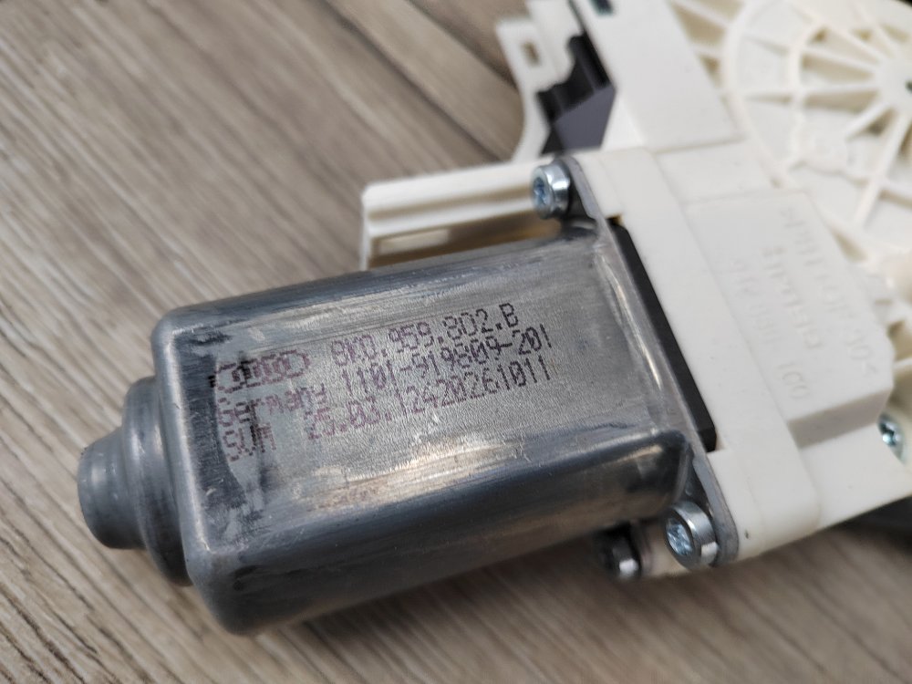 Стеклоподъемник, 2500 рублей, Москва