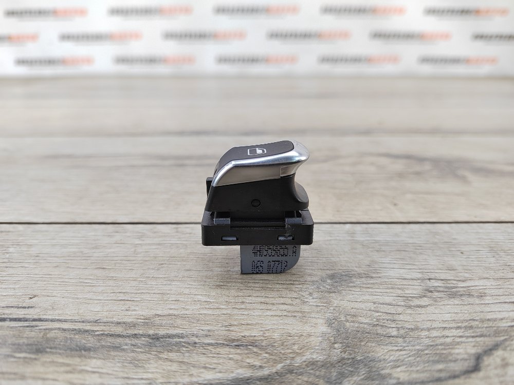 Кнопка стеклоподъемника, 500 рублей, Москва