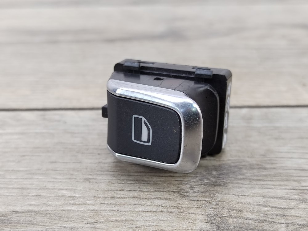 Кнопка стеклоподъемника, 500 рублей, Москва