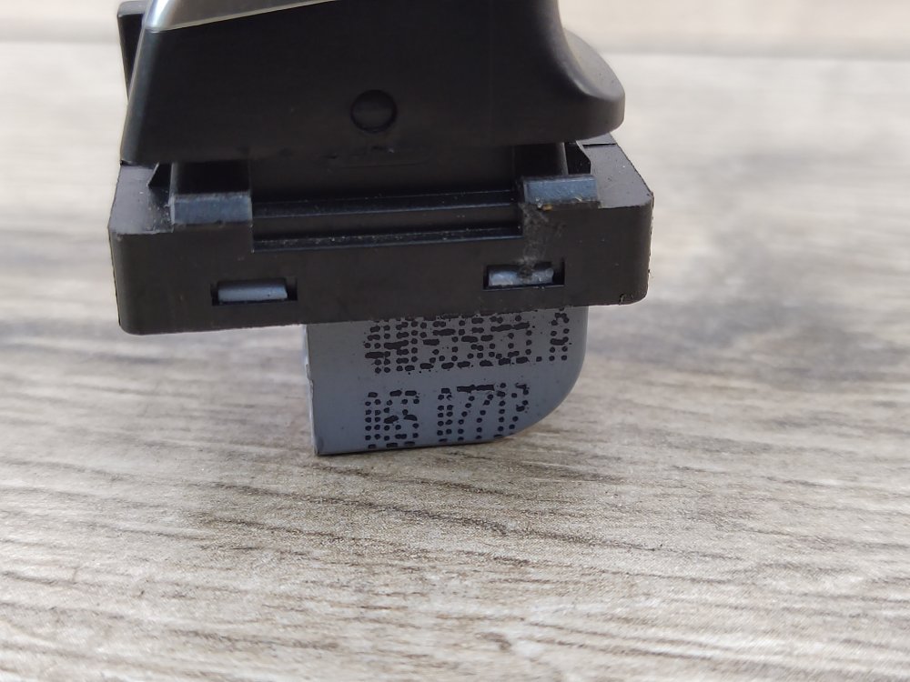 Кнопка стеклоподъемника, 500 рублей, Москва