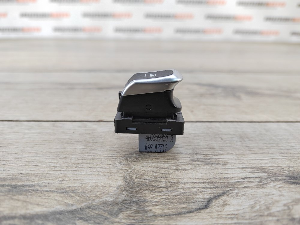 Кнопка стеклоподъемника, 500 рублей, Москва