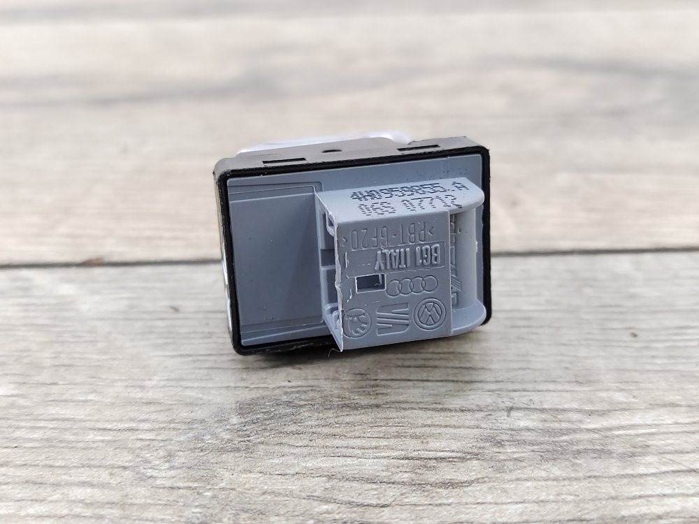 Кнопка стеклоподъемника, 500 рублей, Москва