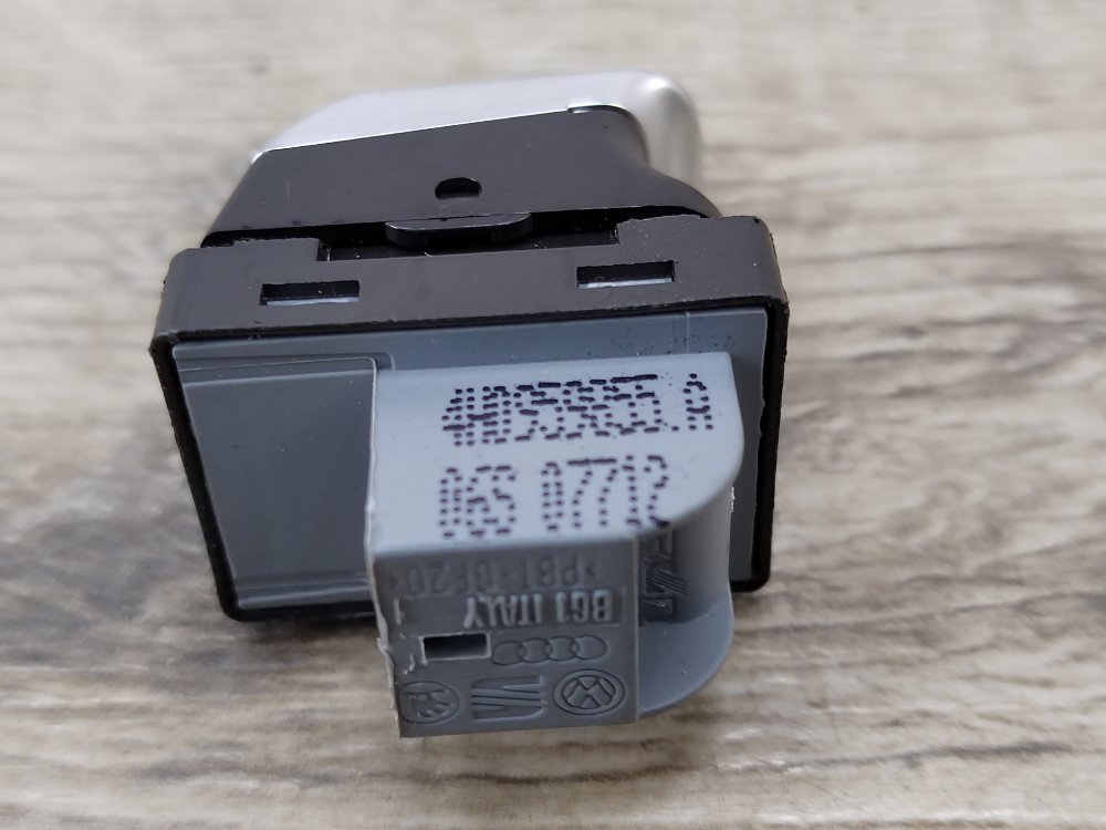 Кнопка стеклоподъемника, 500 рублей, Москва