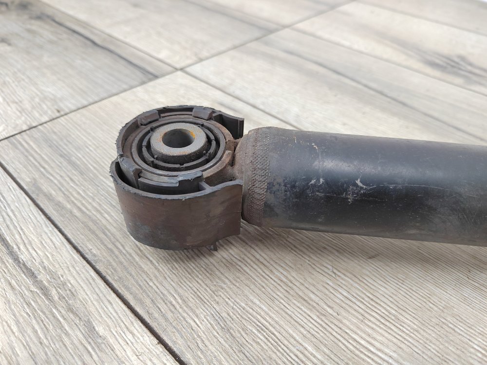 Амортизатор, 3000 рублей, Москва