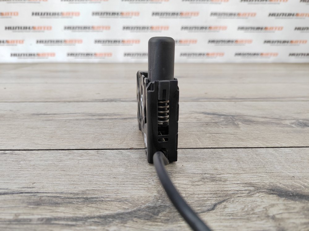 Замок капота, 1300 рублей, Москва