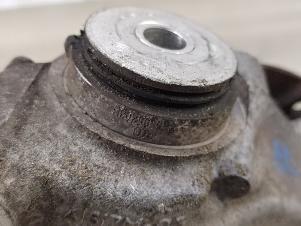 Кулак задний, 2000 рублей, Москва