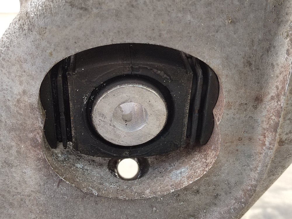 Кулак задний, 2000 рублей, Москва