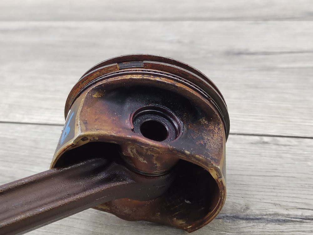 Поршень, 3000 рублей, Москва