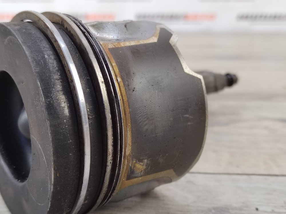 Поршень, 3000 рублей, Москва