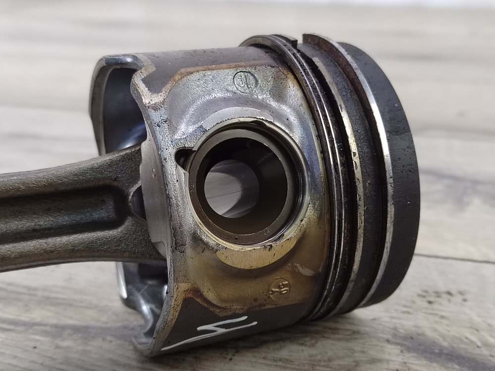 Поршень, 3000 рублей, Москва