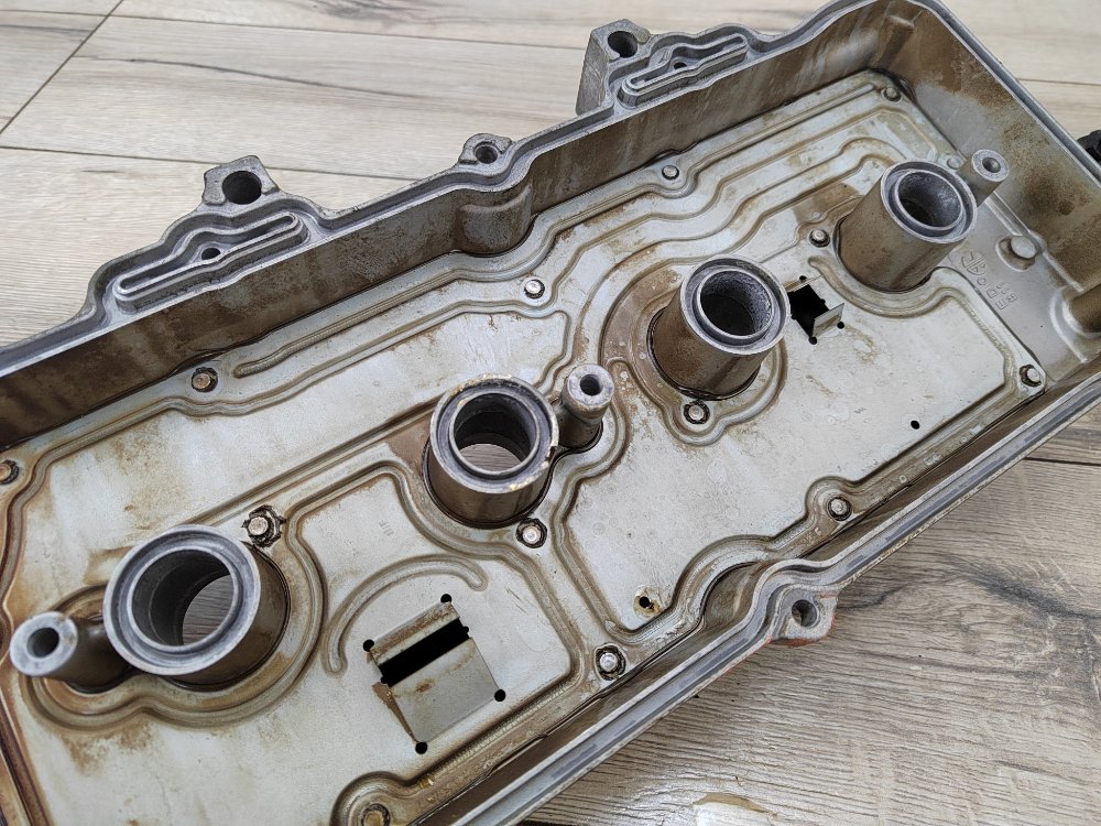 Крышка клапанная, 1000 рублей, Москва