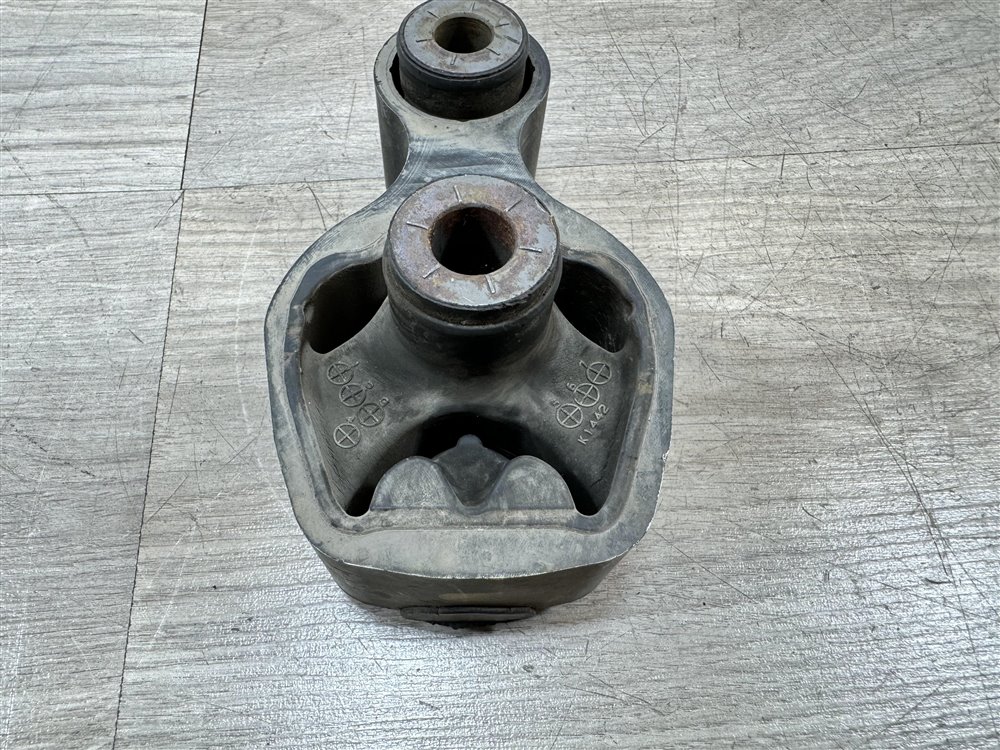 Подушка двигателя, 2000 рублей, Севастополь