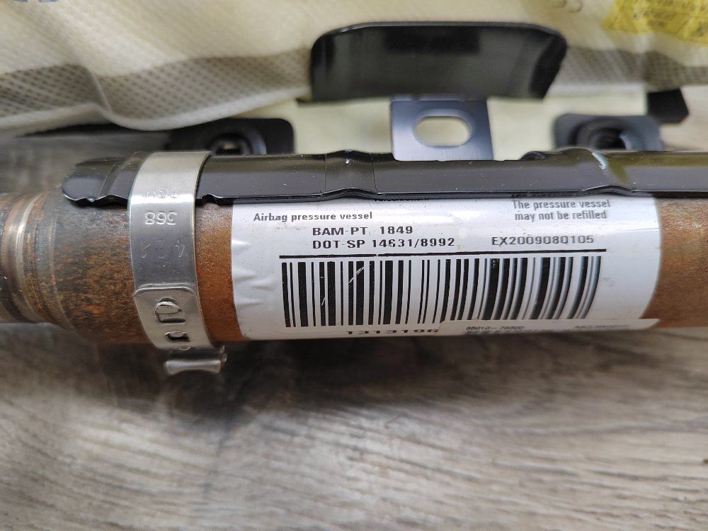 Подушка безопасности боковая, 2000 рублей, Москва