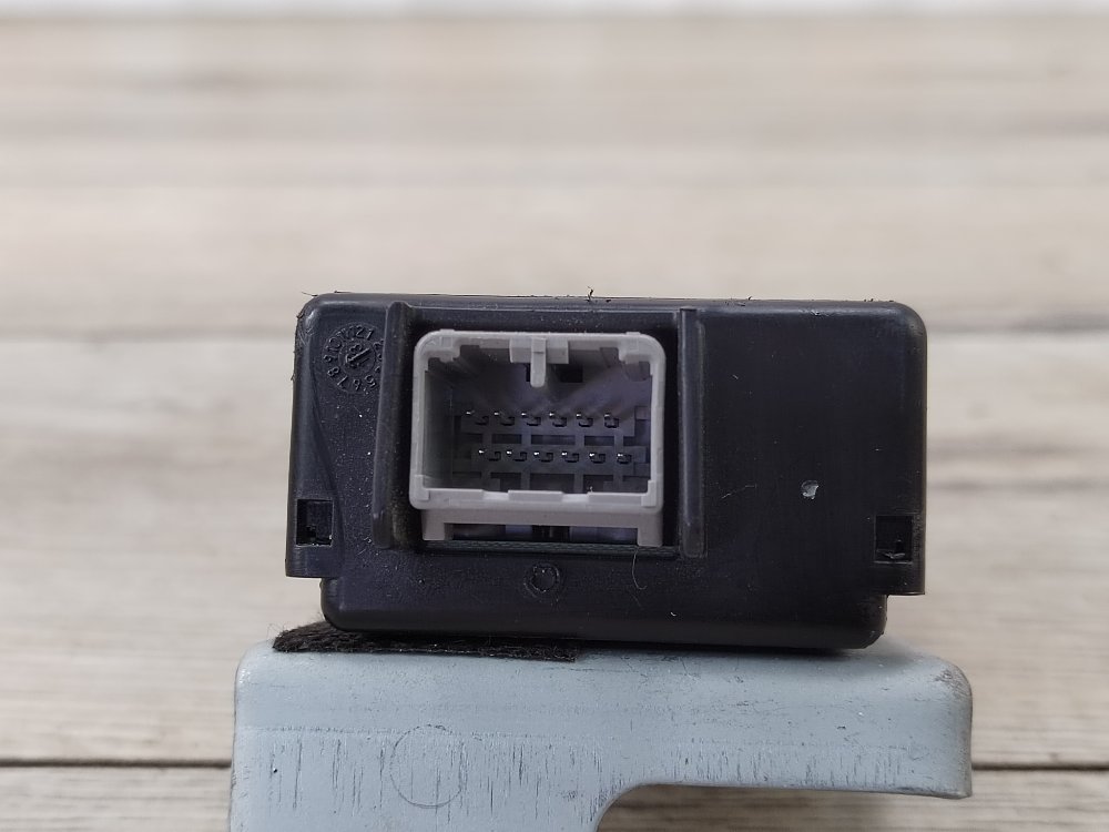 Блок электронный, 2000 рублей, Москва