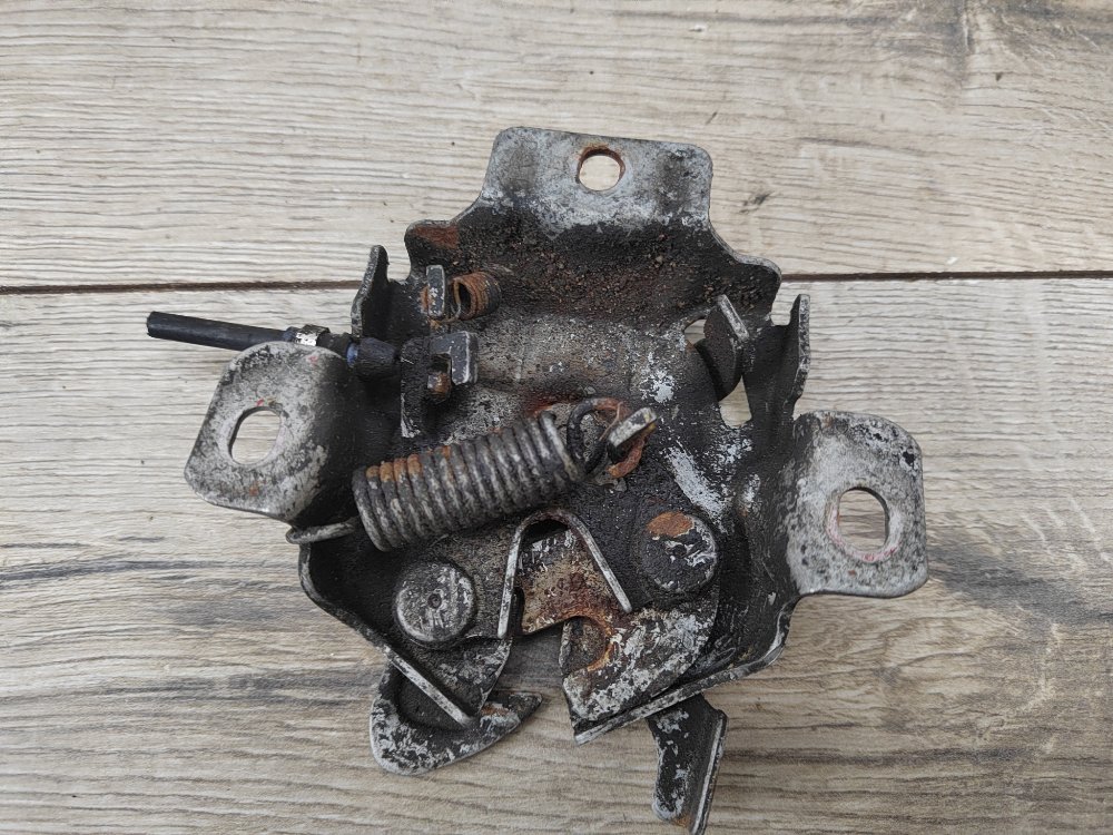 Замок капота, 1000 рублей, Москва