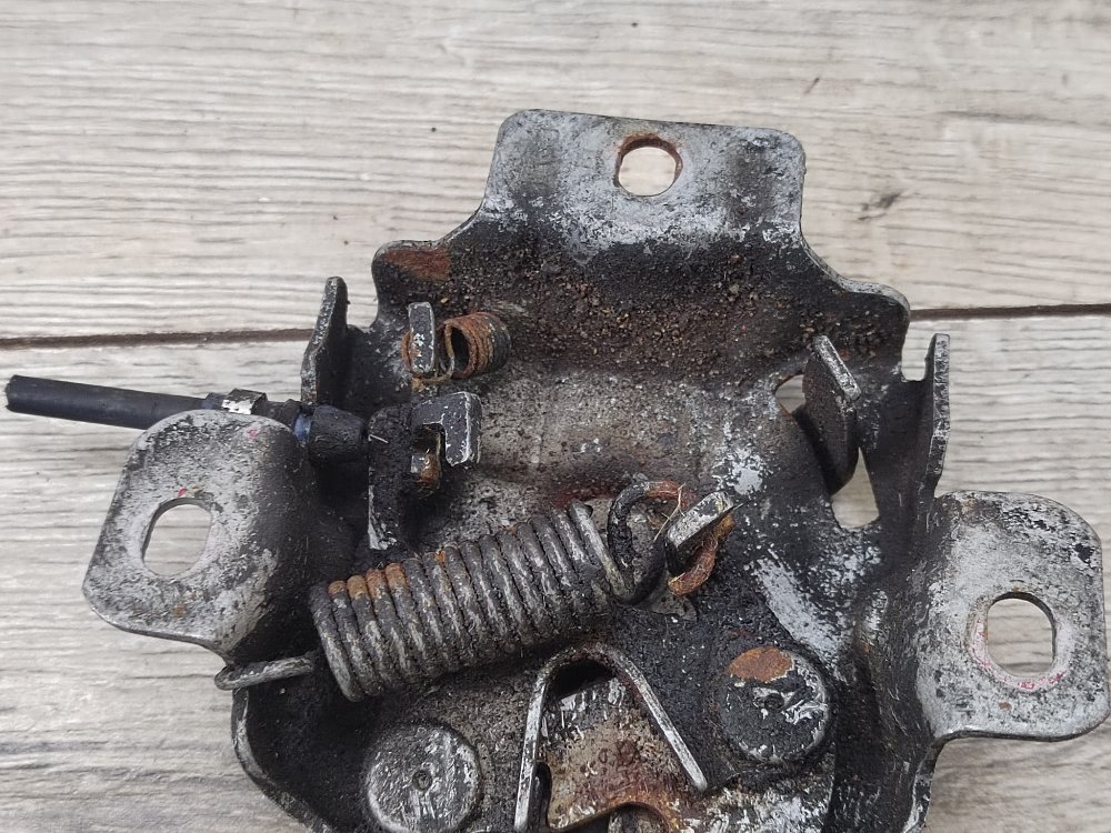 Замок капота, 1000 рублей, Москва