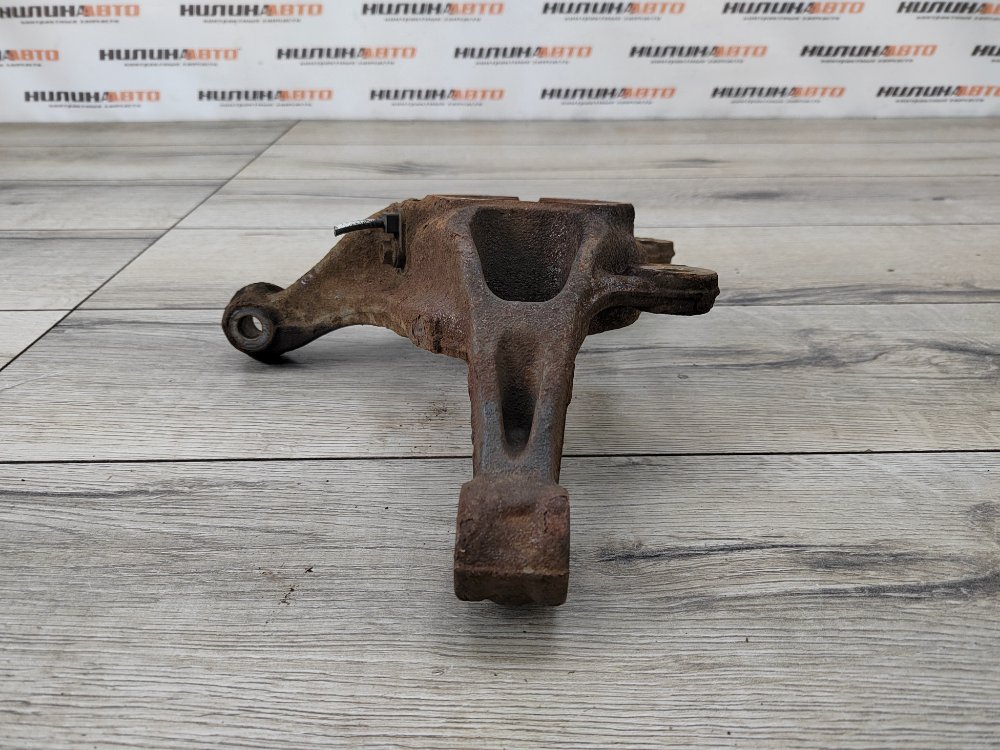 Кулак поворотный, 2000 рублей, Москва