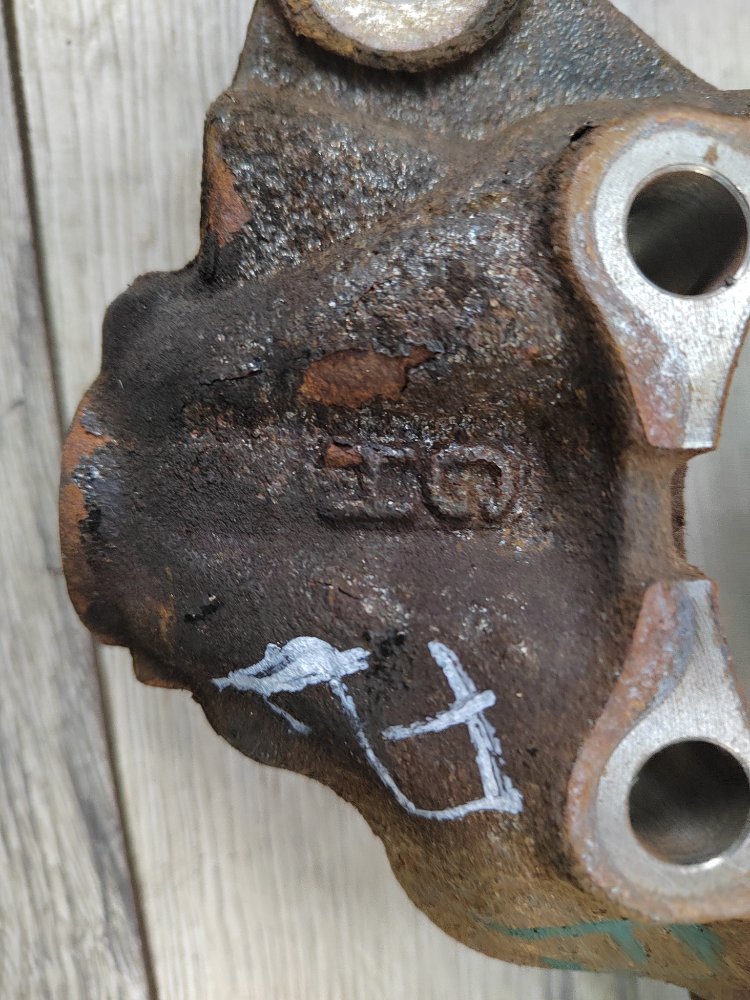 Кулак поворотный, 2000 рублей, Москва