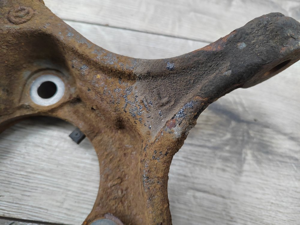 Кулак поворотный, 2000 рублей, Москва