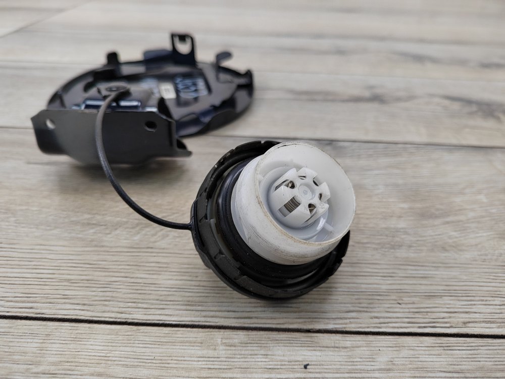 Лючок топливного бака, 1000 рублей, Москва