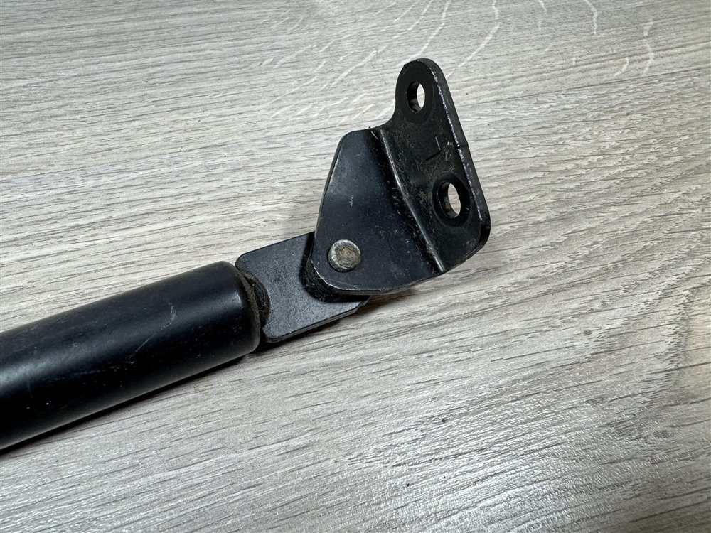 Амортизатор крышки багажника, 500 рублей, Севастополь