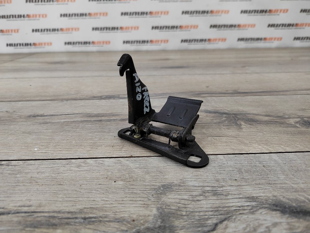 Крюк замка капота, 500 рублей, Москва