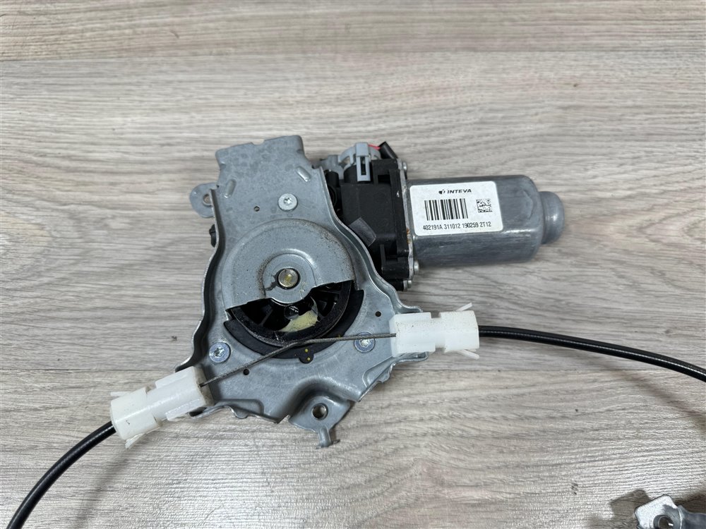 Стеклоподъемник, 1000 рублей, Севастополь