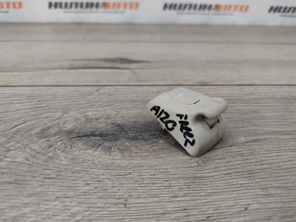 Кронштейн солнцезащитного козырька, 800 рублей, Москва