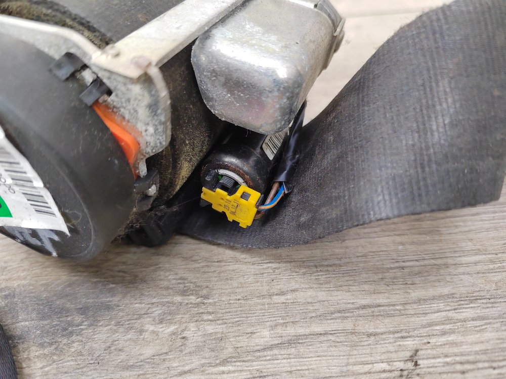 Ремень безопасности, 2000 рублей, Москва