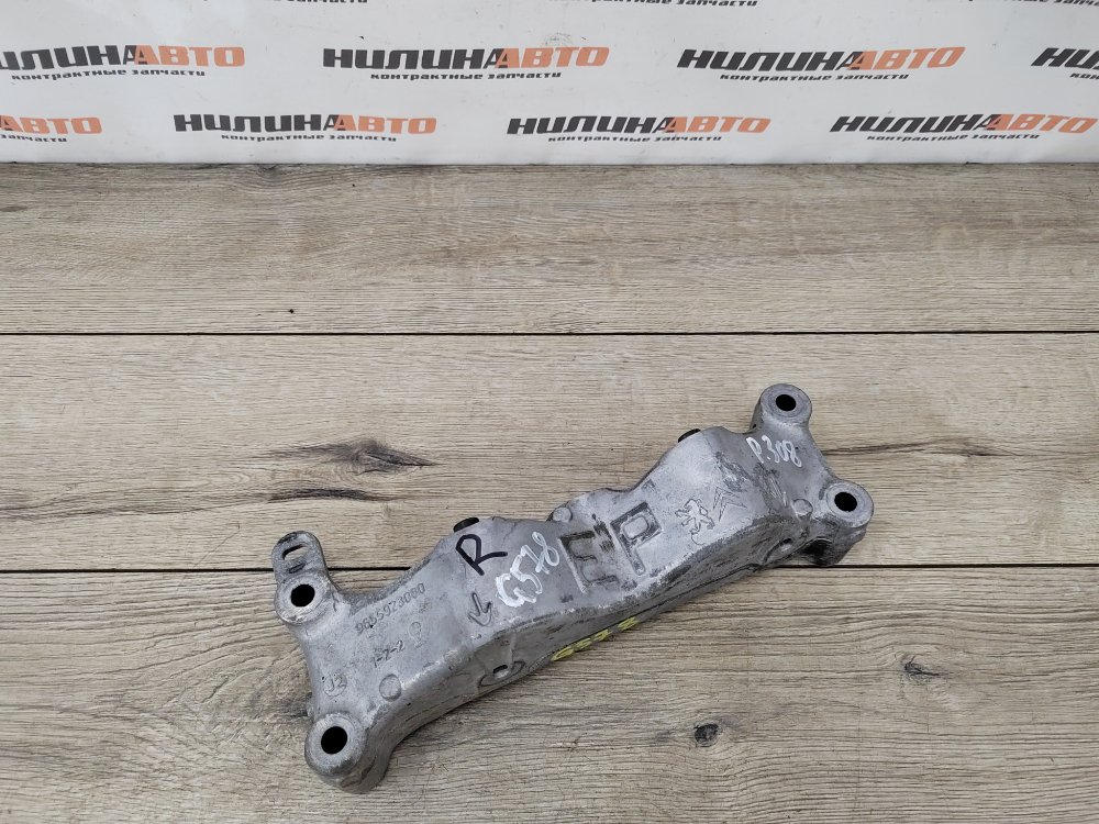 Кронштейн двигателя, 300 рублей, Москва