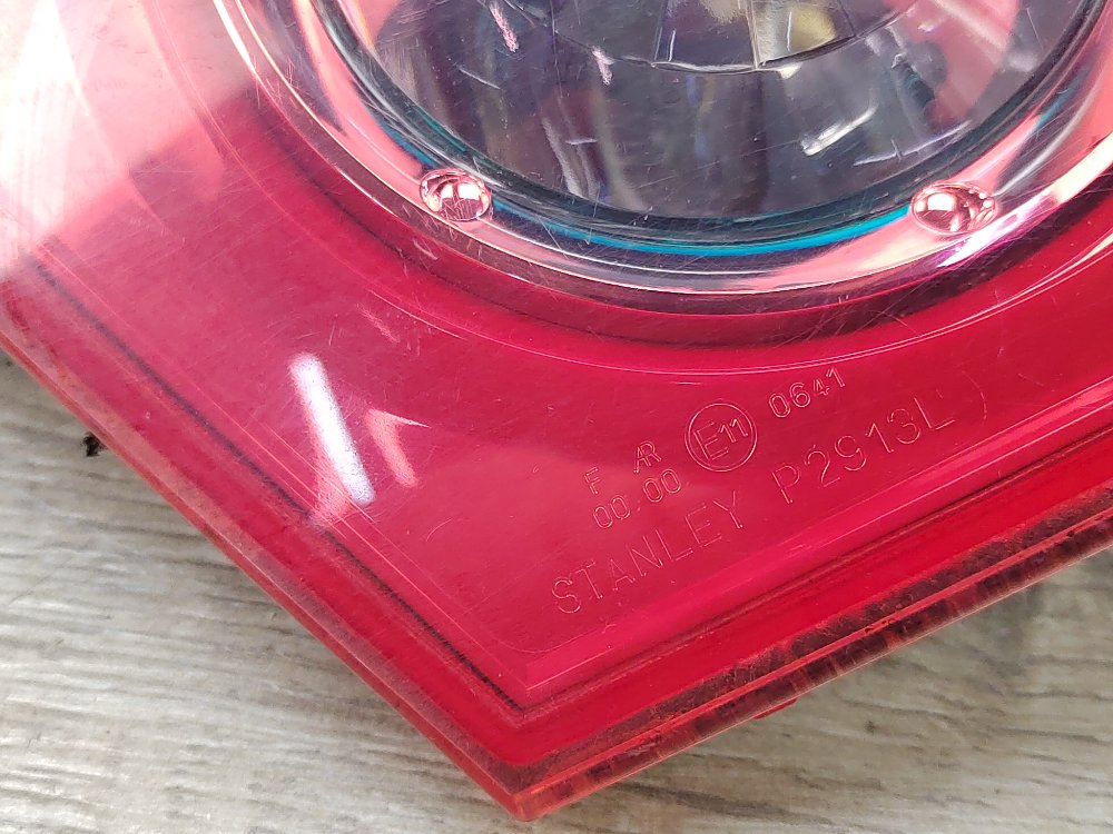 Фонарь в крышку багажника, 500 рублей, Москва