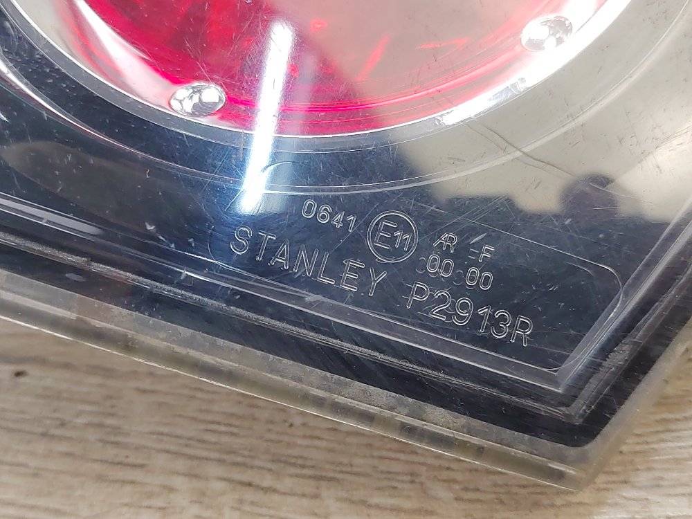 Фонарь в крышку багажника, 500 рублей, Москва