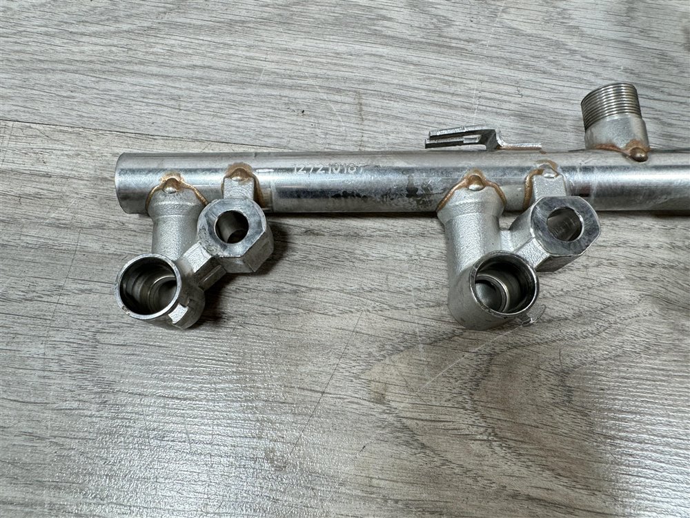 Рампа топливная, 2000 рублей, Севастополь